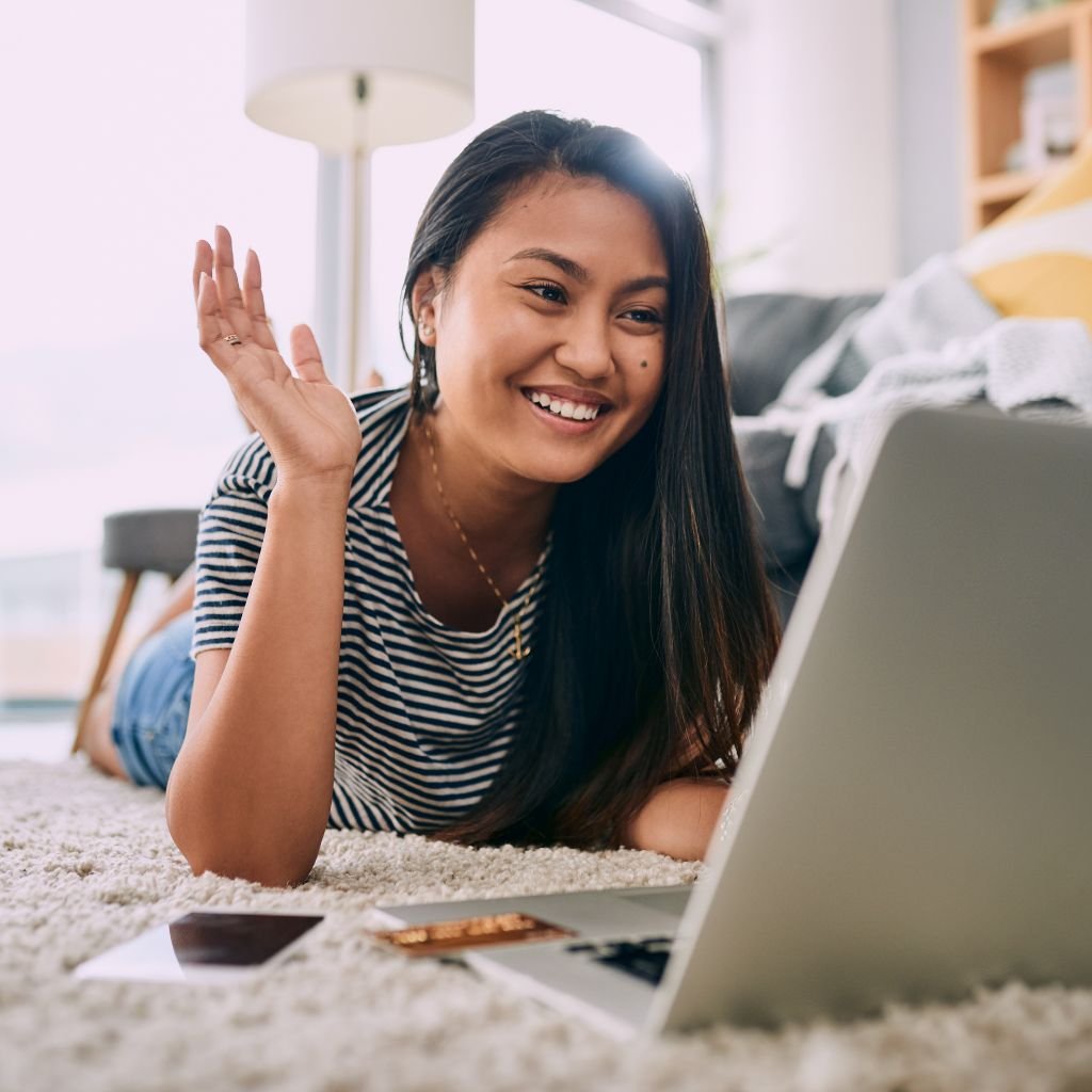 Incorporating clitoral vibrators into your long-distance relationship can bring excitement, intimacy, and fun into your interactions. These devices are designed to enhance your connection, even when physical distance separates you. Here are some practical tips to make the most out of using a clitoral vibrator in your long-distance relationship: